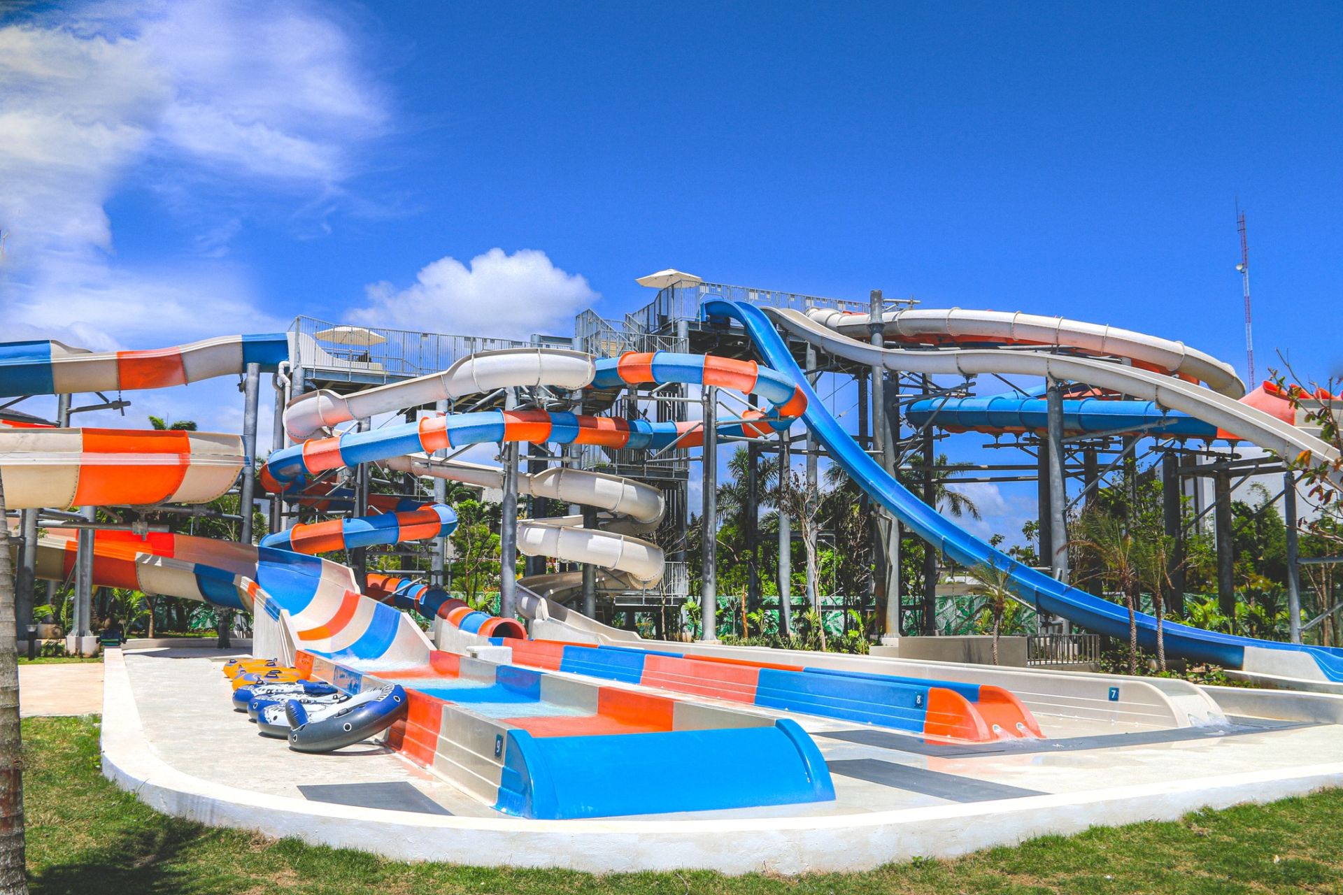 Water Park Equipment Aquatic Play Solutions By Fibrart water-park-equipment-aquatic-play-solutions-by-fibrart